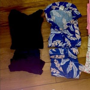 4 sets of women’s pajamas
